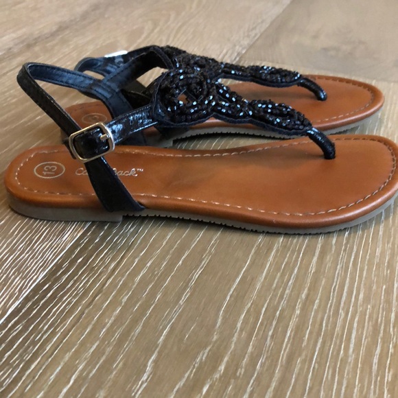 Girl’s Cat & Jack black sandals - Picture 2 of 3